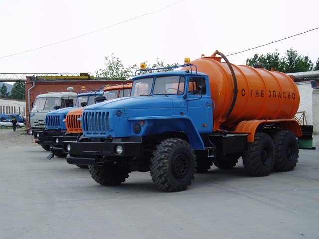 Автоцистерна нефтепромысловая АЦН-10 «Урал 4320-1912-60М»