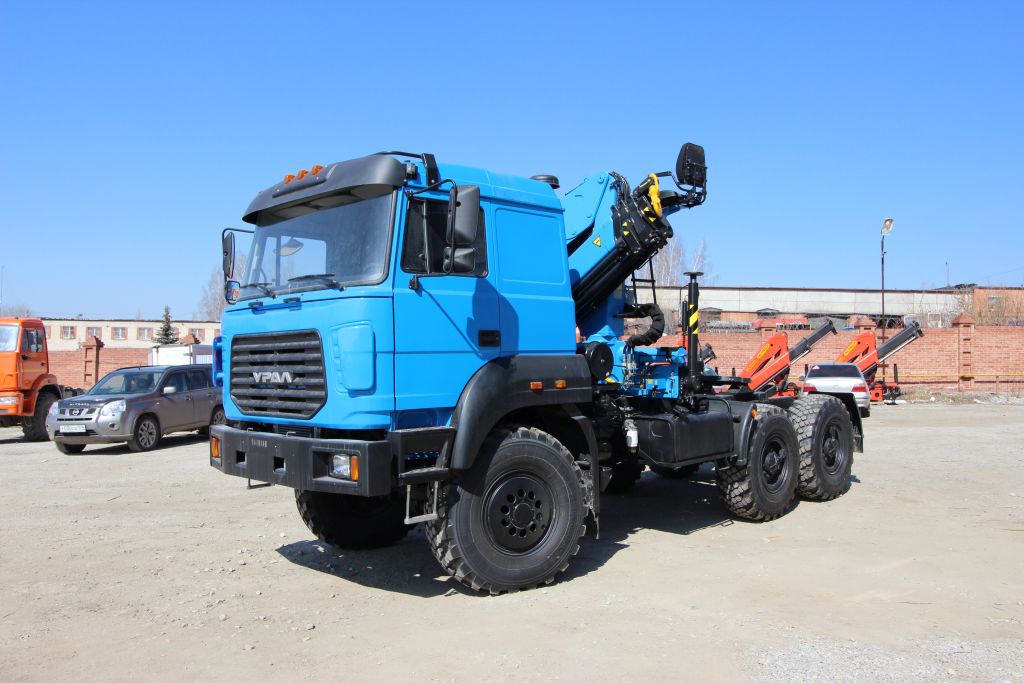 Седельный тягач «Урал 44202-3511-82М» с ГМ ИНМАН ИМ 150