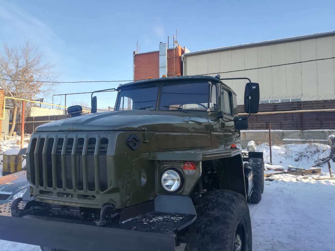 Урал 4320 шасси со спальным местом