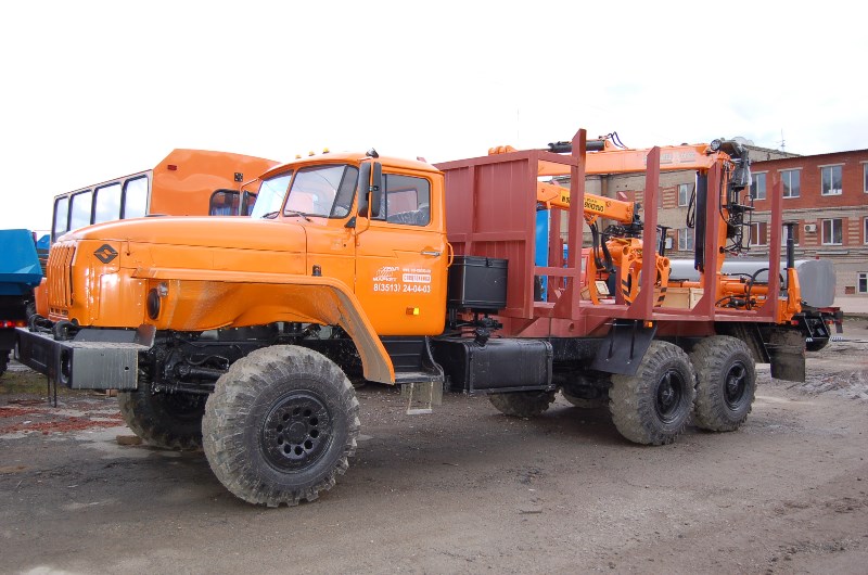 Сортиментовоз с гидроманипулятором СФ-65С 4456N7-20 на шасси Урал 4320-1912-60М